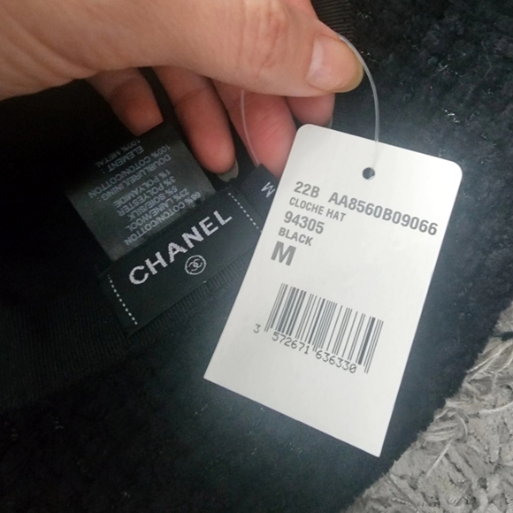 Chanel tweed hat - Picture 2 of 4